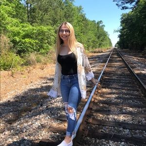 Meet your Posher, Alexis